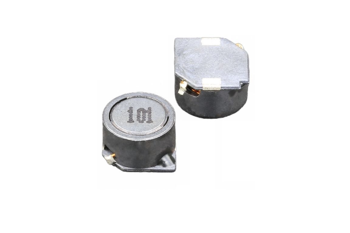 Full magnetically shielded SMD inductor with flat DC bias characteristic up to saturation point